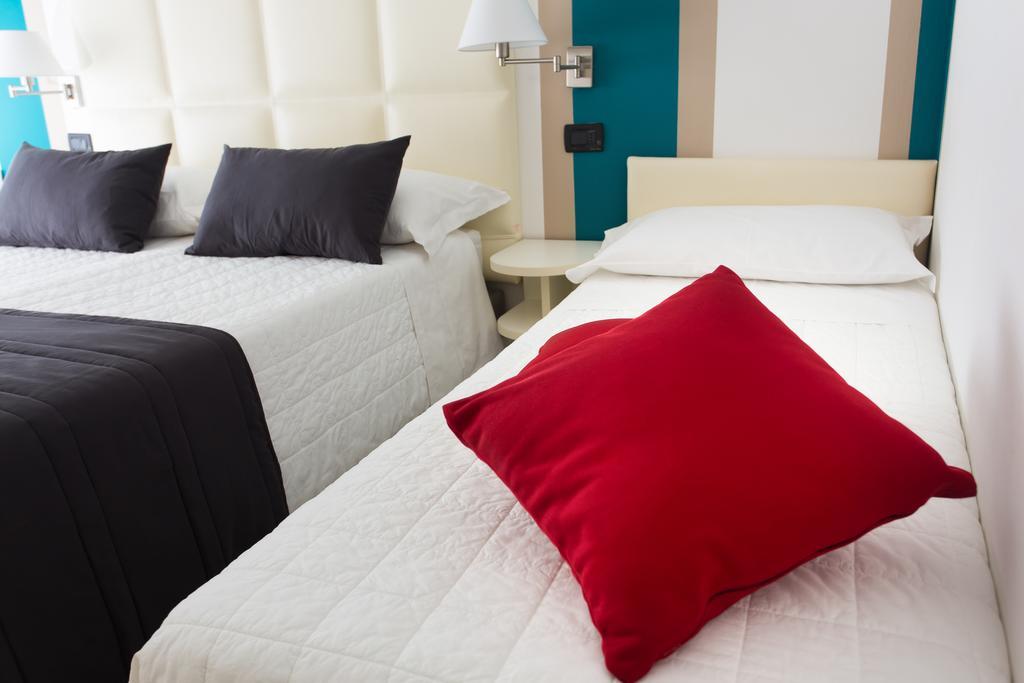 Hotel Flora Milano Marittima Pokój zdjęcie