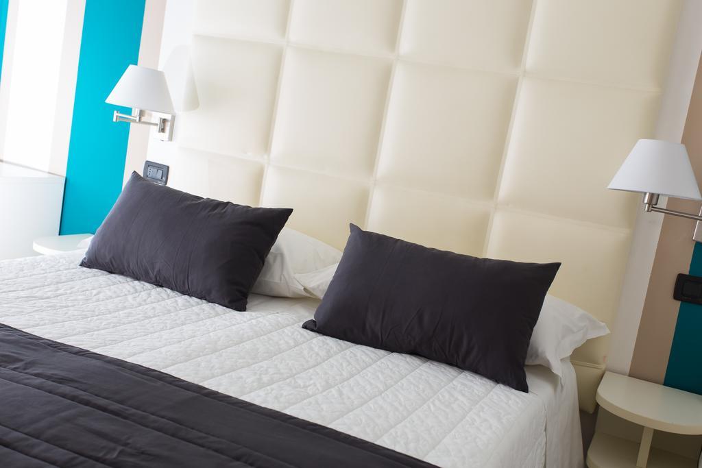 Hotel Flora Milano Marittima Zewnętrze zdjęcie