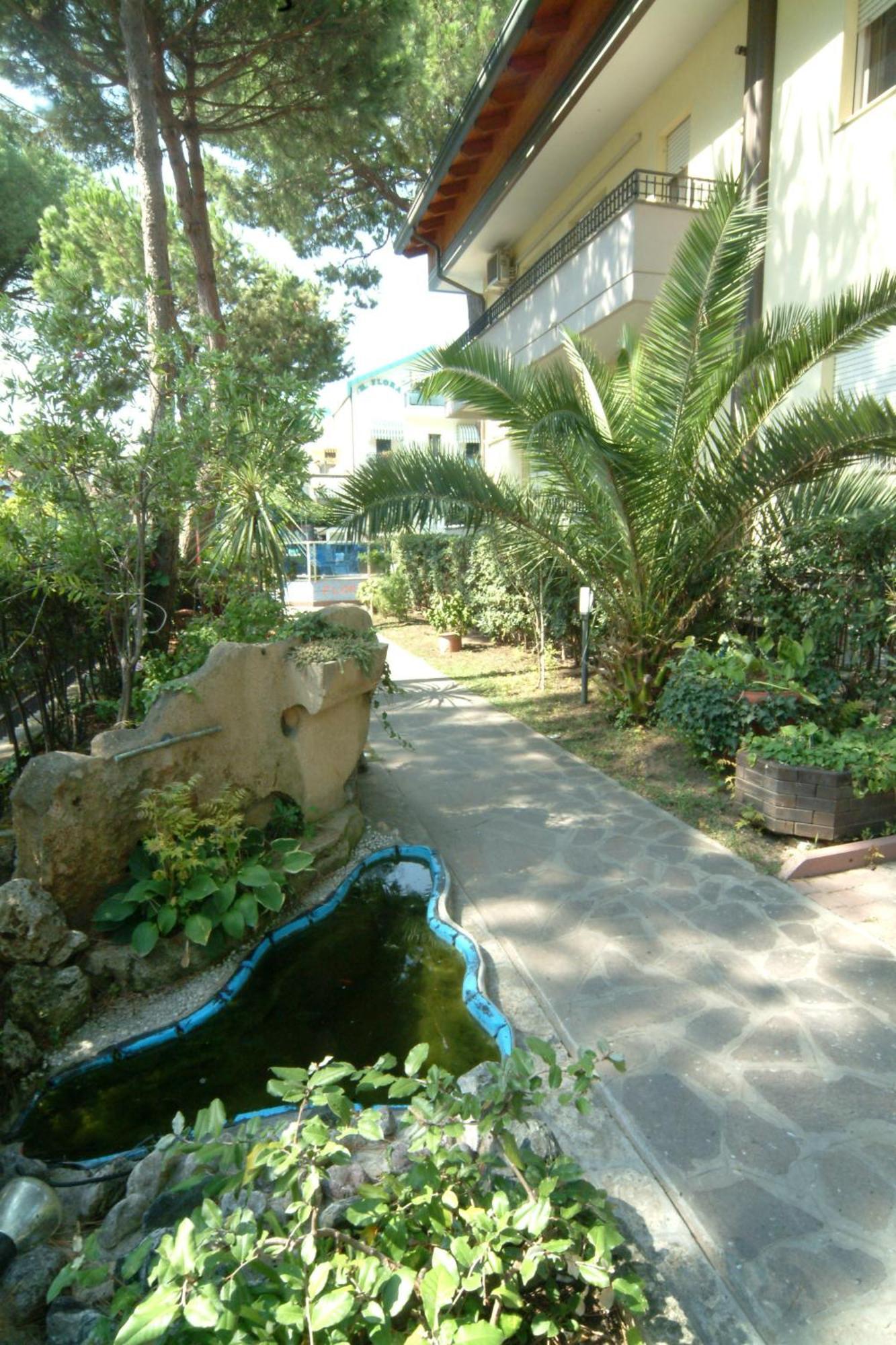 Hotel Flora Milano Marittima Zewnętrze zdjęcie