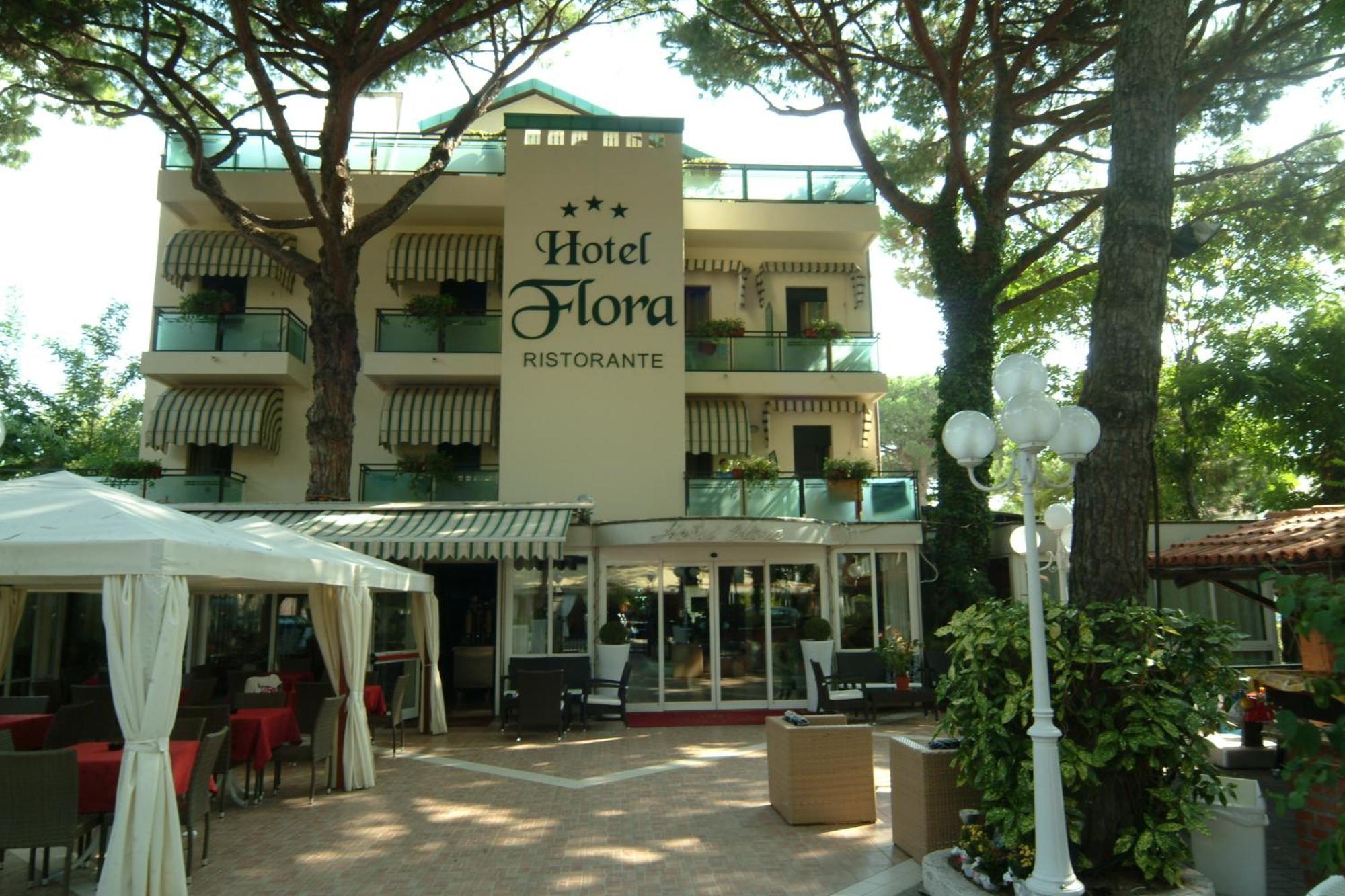 Hotel Flora Milano Marittima Zewnętrze zdjęcie