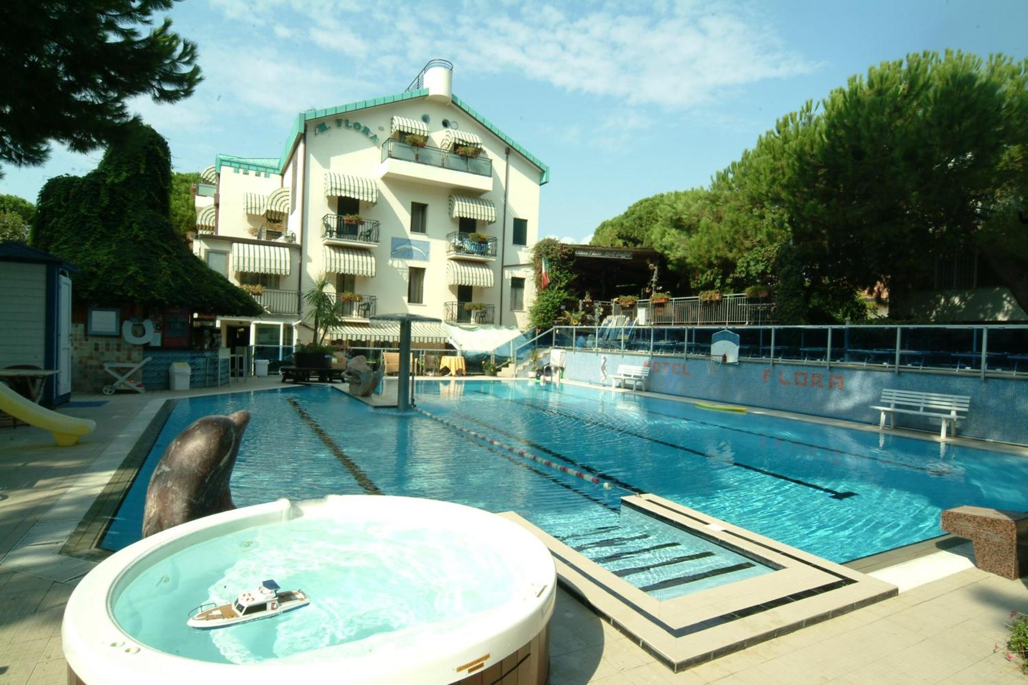 Hotel Flora Milano Marittima Zewnętrze zdjęcie