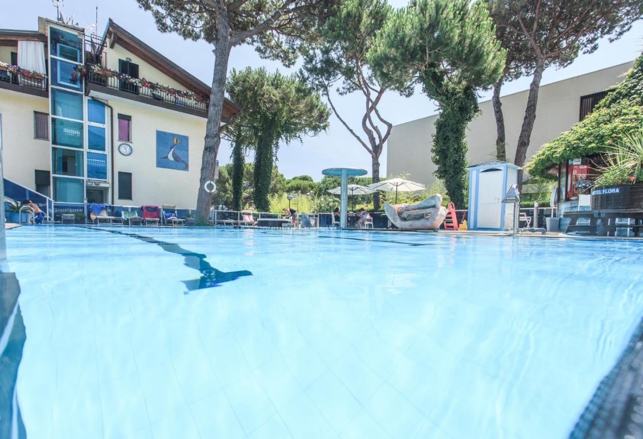 Hotel Flora Milano Marittima Zewnętrze zdjęcie