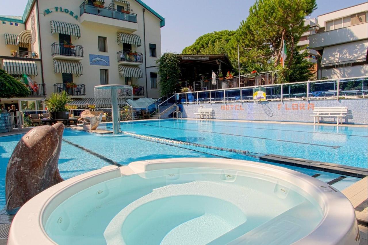 Hotel Flora Milano Marittima Zewnętrze zdjęcie