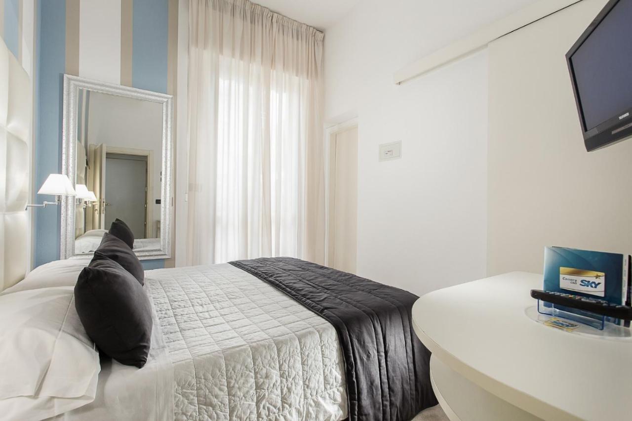 Hotel Flora Milano Marittima Zewnętrze zdjęcie