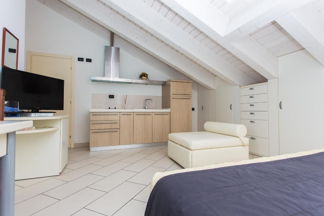 Hotel Flora Milano Marittima Zewnętrze zdjęcie