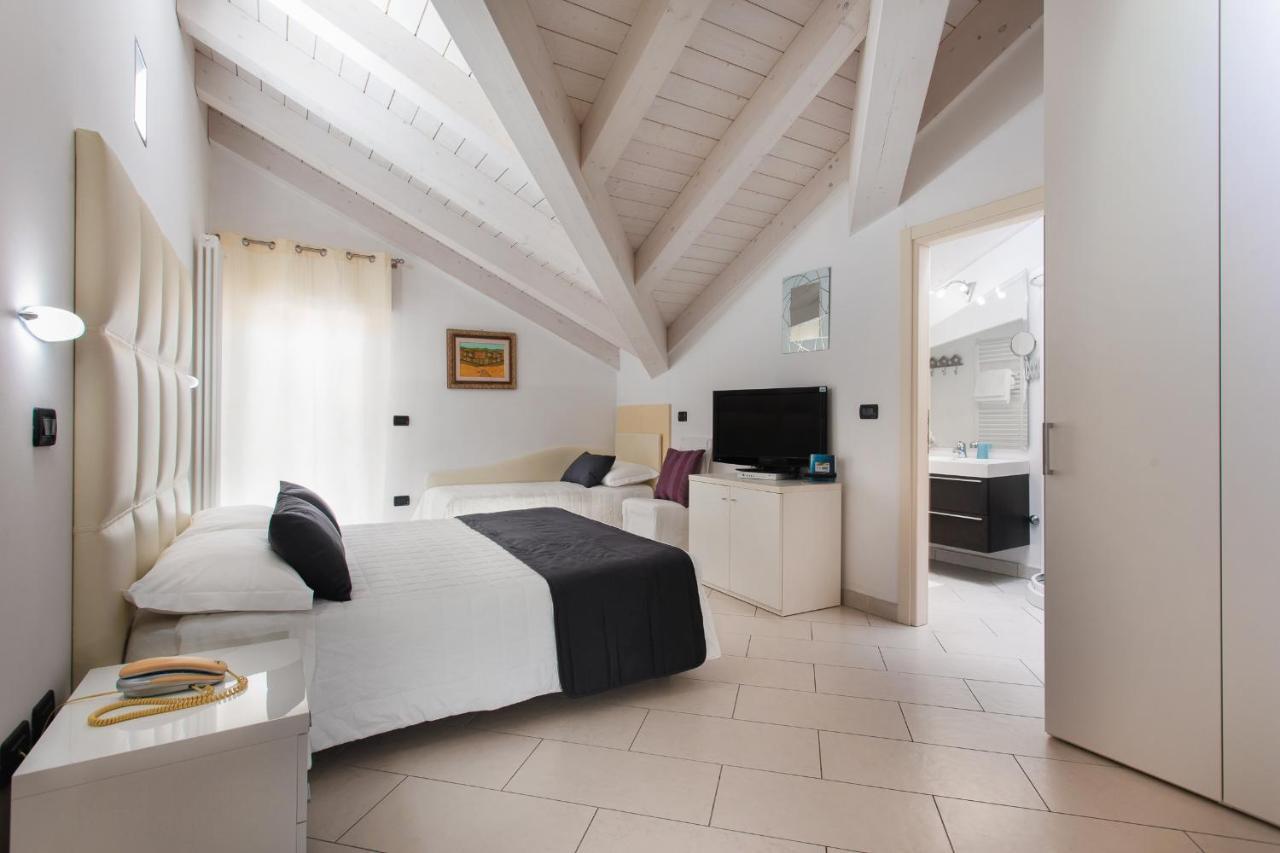 Hotel Flora Milano Marittima Zewnętrze zdjęcie